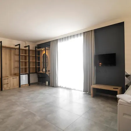 Grand Kolibri Prestige Szálloda 5*